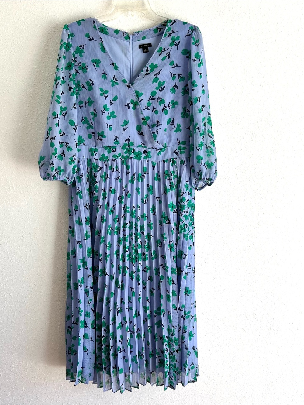 Ann Taylor Pleated Dress Women’s Size 8 Blue Floral Cottagecore Flowy